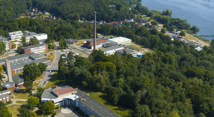 Luftbild der abgeschalteten Forschungsreaktoranlage am Helmholtz-Zentrum Hereon. Foto: Hereon/ Niemann Hereon29134-2