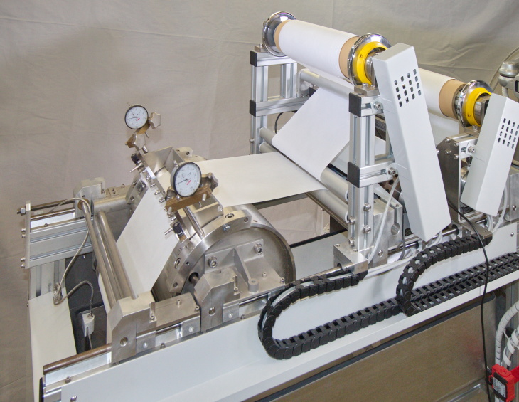 Mittelgroße Membranziehmaschine