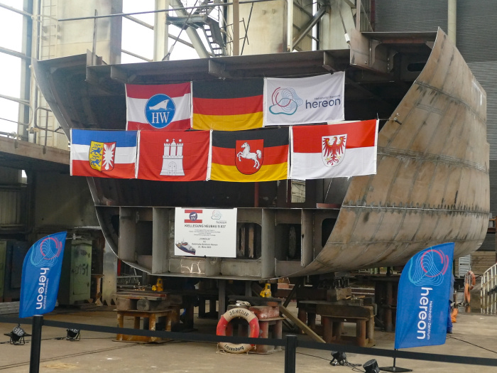 Kiellegung Sektion Mit Flaggen