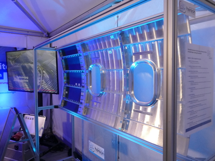 Flugzeugpanel TdE 2023