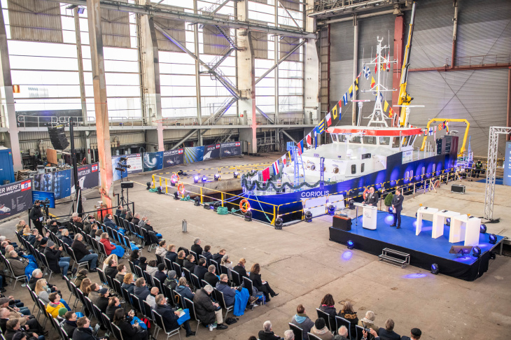 Über 400 Gäste kamen auf die Hitzler Werft zur Schiffstaufe. Foto: Hereon/ Marcel Schwickerath Coriolis Werft