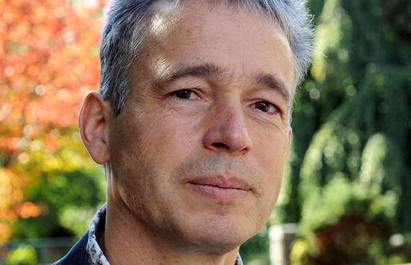 Für Jörg Weißmüller ist die Heyn-Denkmünze ein Höhepunkt seiner Tätigkeit als Materialforscher. Foto: TUHH