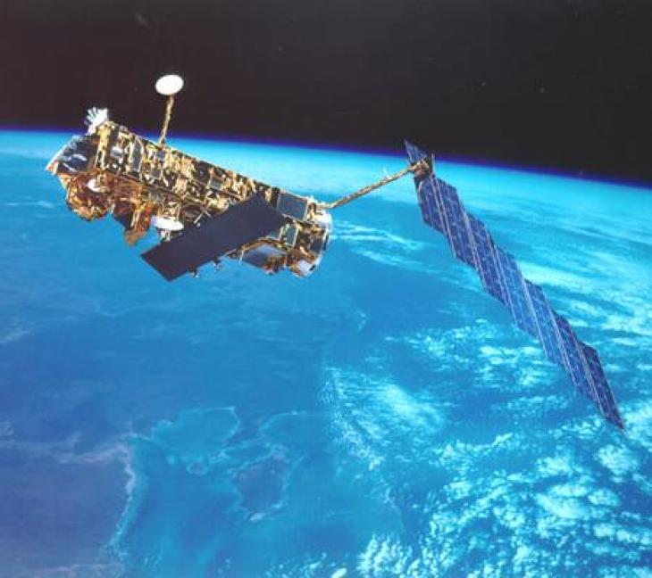 Der Satellit Envisat in der Erdumlaufbahn. <i>-Bild: ESA-</i> Envisat