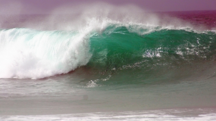 Wellen am Strand - eine Auswirkung von Luft-Wasser-Interaktion, die jeder kennt. <i>-Bild: Hereon-</i> Image Waves 01