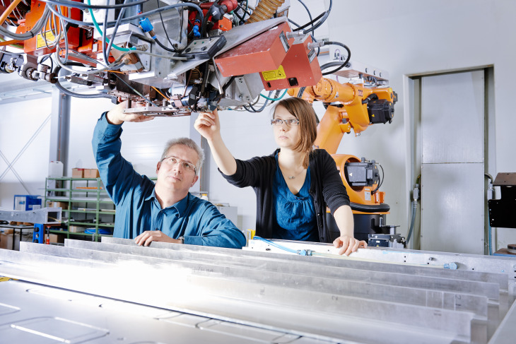 Hereon Wissenschaftler in der Laserhalle