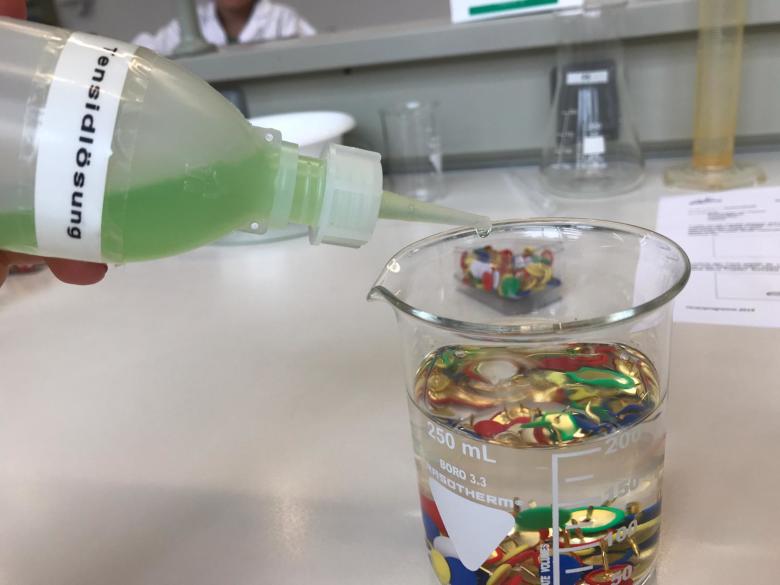 Foto des Experiments Reißnagelteppich